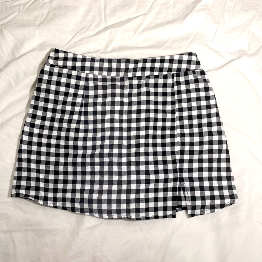 Black and white skort Brandy Melville